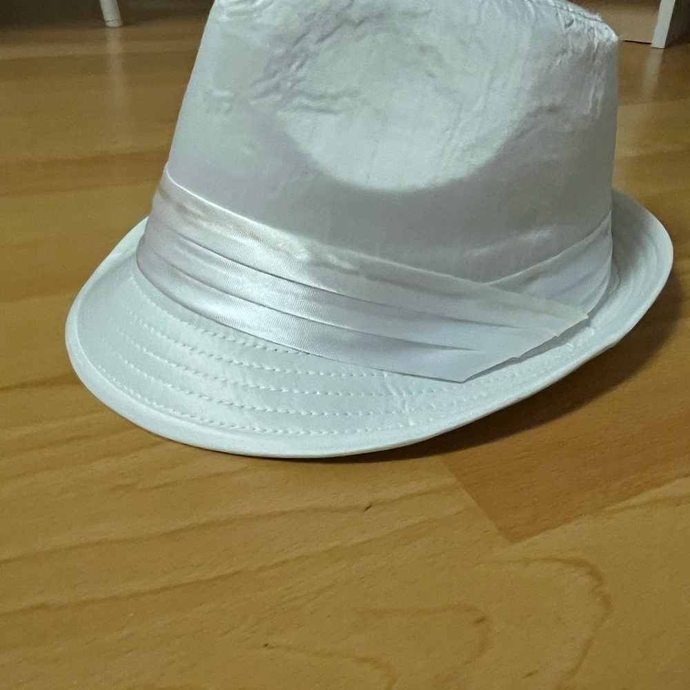 Elegant White Satin Band Fedora